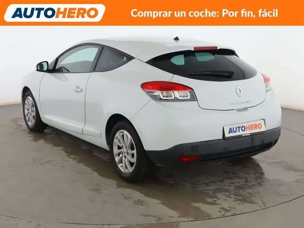 Usado Renault Mégane Coupé LIMITED 116 CV (85 kW) 2015 Blanco Coupe