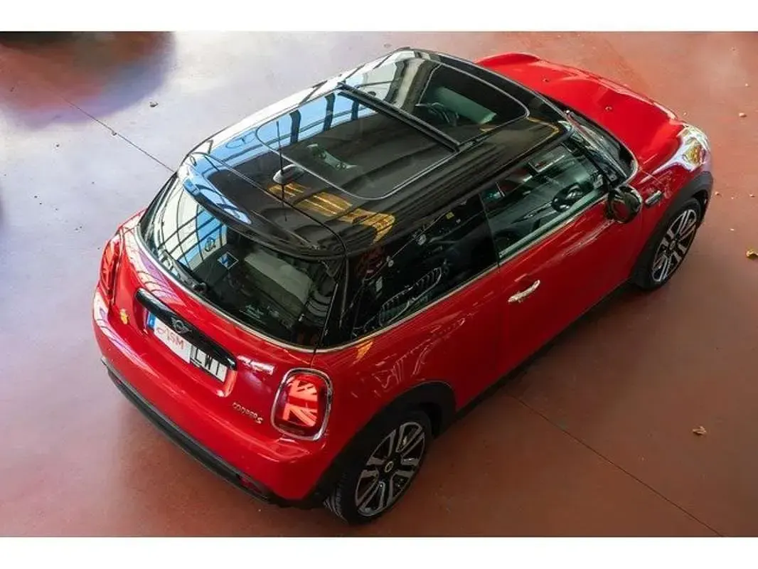 Usado Mini Cooper SE 135 kW (184 CV) 2022 Rojo Utilitario