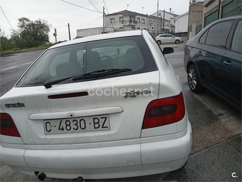Usado Citroën Xsara Seduction 71 CV (52 kW) 1998 Blanco Berlina
