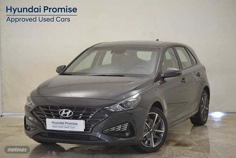 Abyss black Usado 2024 Hyundai i30 Berlina | 20.990 € (Precio justo) - Imagen 1/4