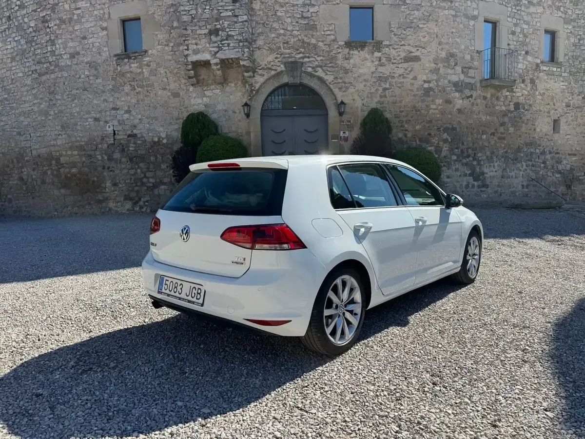 Usado VW Golf VII Sportline 105 HP (77 kW) 2015 Branco Citadino