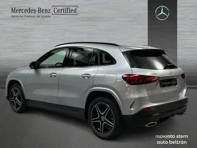 Usado Mercedes GLA250 218 CV (160 kW) 2024 Gris / plata SUV
