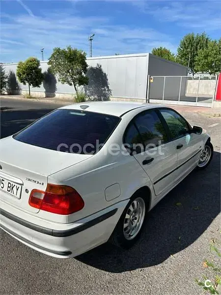 Usado BMW 320 136 CV (100 kW) 2001 Blanco Berlina