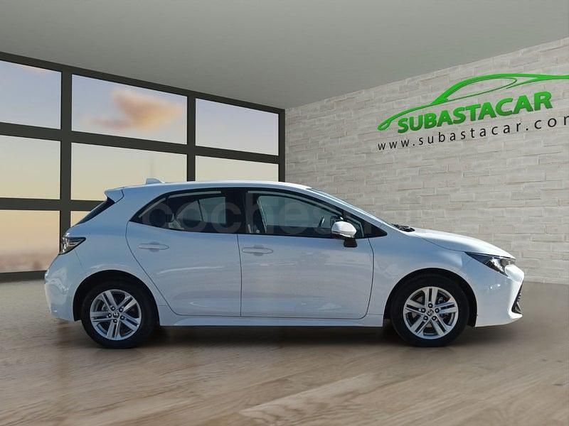 Usado Toyota Corolla Business Edition 122 CV (89 kW) 2023 Blanco Berlina