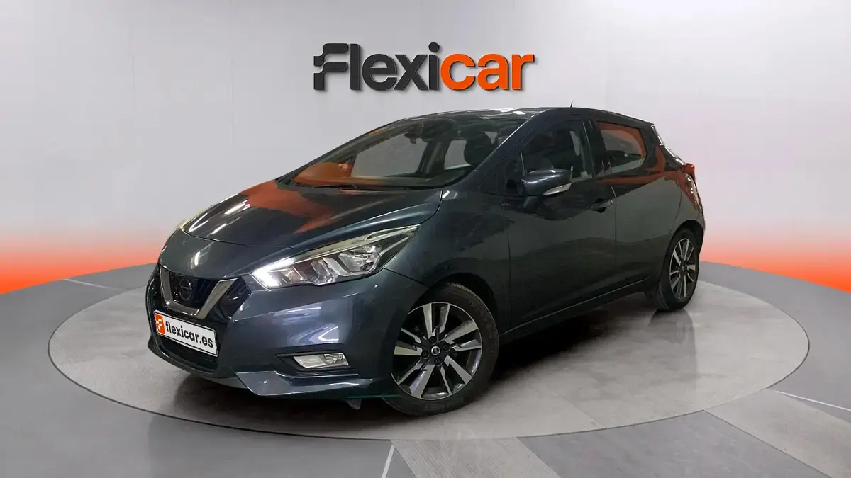 Usado Nissan Micra Acenta 90 CV (66 kW) 2018 Gris Utilitario