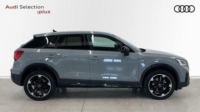 Usado Audi Q2 S-Line 116 CV (85 kW) 2023 Gris SUV