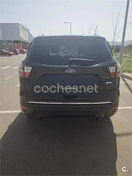 Usado Ford Kuga Vignale 150 CV (110 kW) 2017 Negro SUV