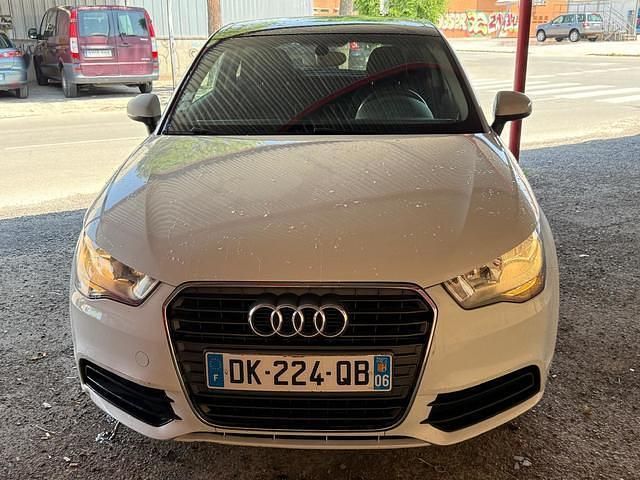 Usado Audi A1 Exclusive 86 CV (63 kW) 2014 Blanco Utilitario