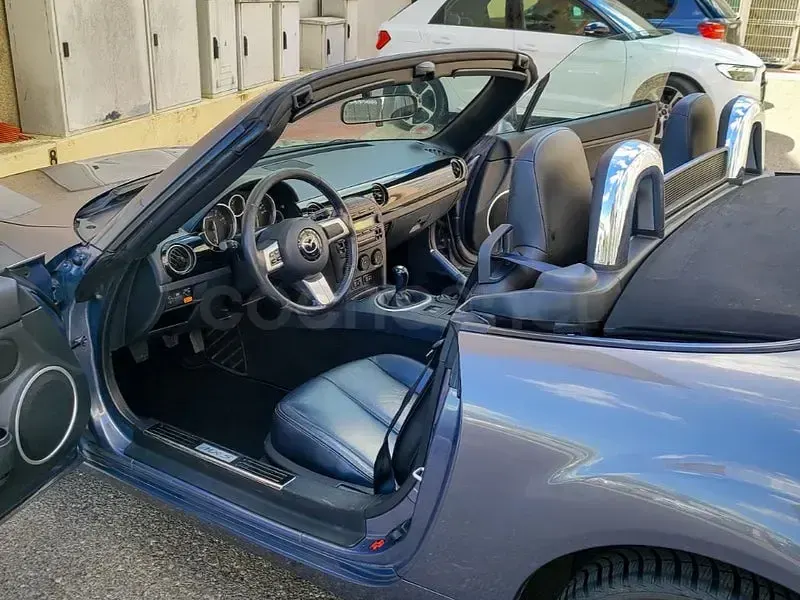 Usado Mazda MX5 Active 126 CV (92 kW) 2007 Gris / plata Descapotable