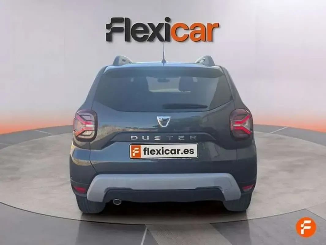 Usado Dacia Duster Comfort 131 CV (96 kW) 2022 Gris SUV