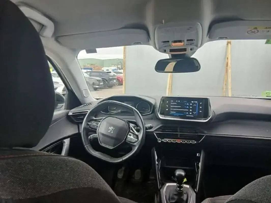 Usado Peugeot 2008 Active 110 CV (80 kW) 2022 Blanco SUV