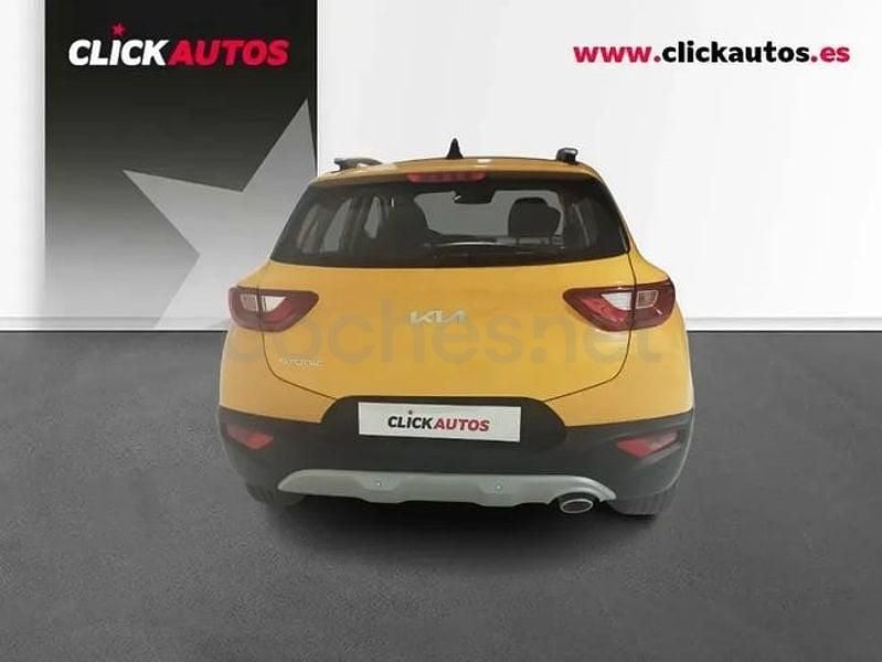 Usado Kia Stonic Active 100 CV (73 kW) 2025 Amarillo SUV