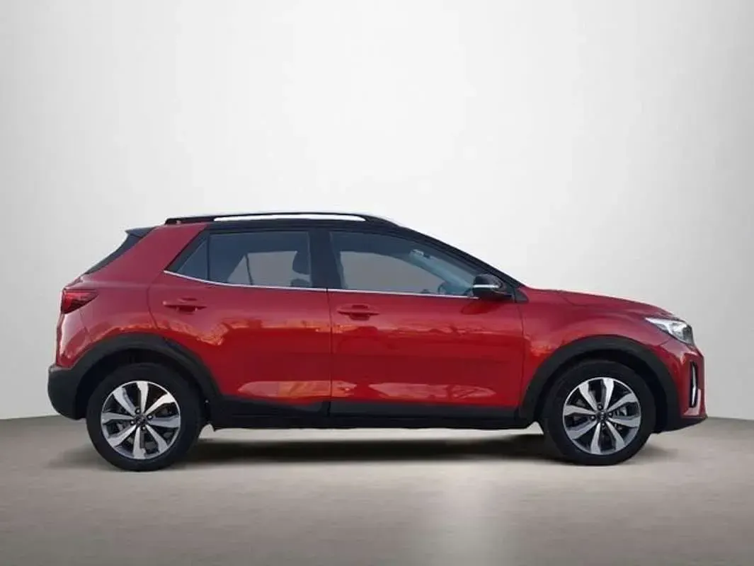 Usado Kia Stonic 101 CV (74 kW) 2022 Rojo SUV