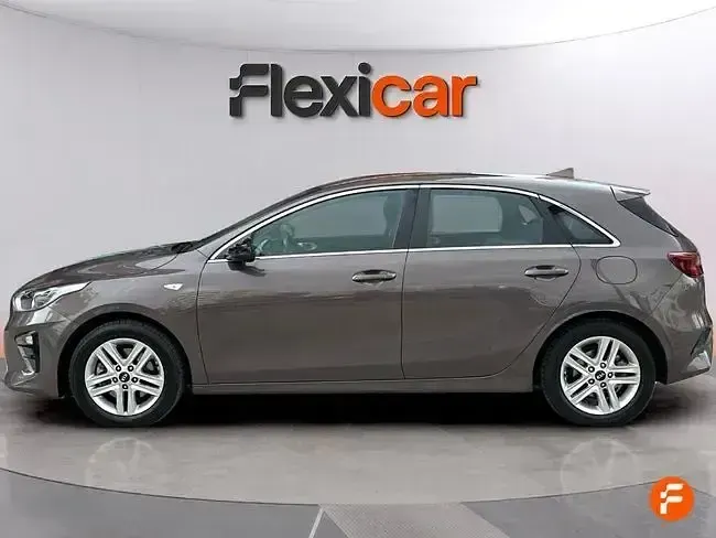Usado Kia Ceed 140 CV (102 kW) 2020 Marrón Utilitario