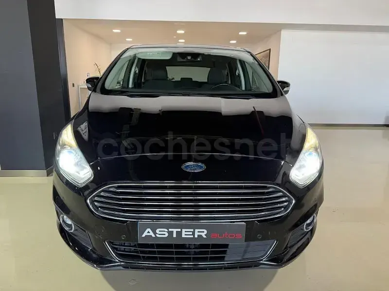 Usado Ford S-MAX Titanium 150 CV (110 kW) 2018 Negro Monovolumen