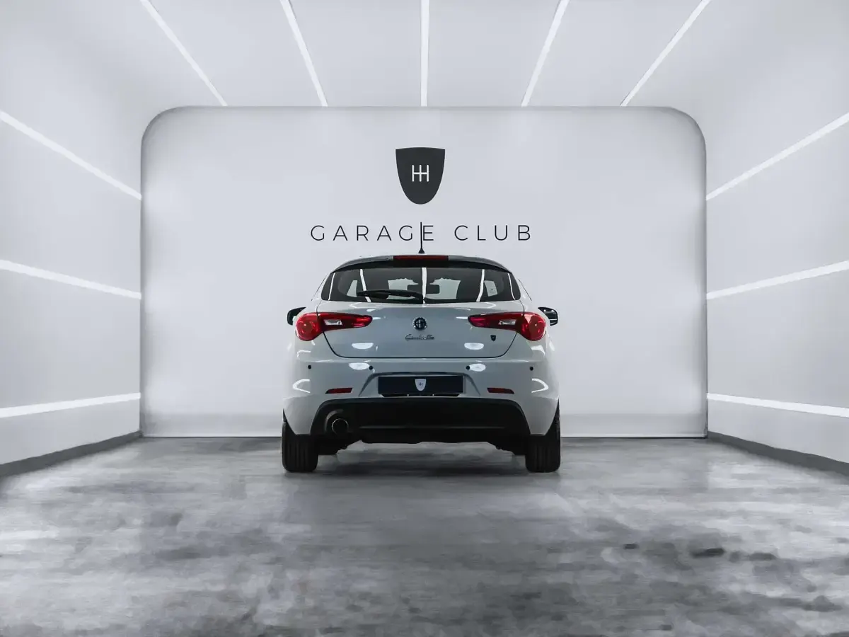 Usado Alfa Romeo Giulietta Distinctive 105 CV (77 kW) 2013 Blanco Utilitario