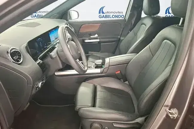Usado Mercedes GLA250 218 CV (160 kW) 2021 Gris / plata SUV
