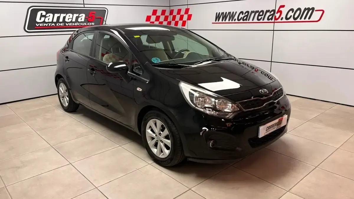 Usado Kia Rio 85 CV (62 kW) 2014 Negro Berlina