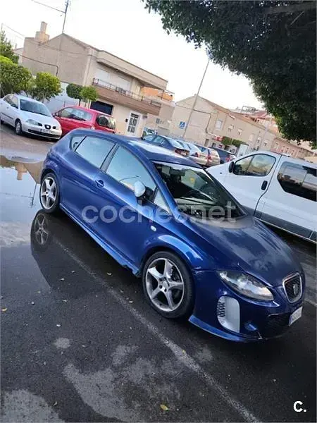 Usado Seat Leon Reference 140 CV (102 kW) 2007 Azul Utilitario