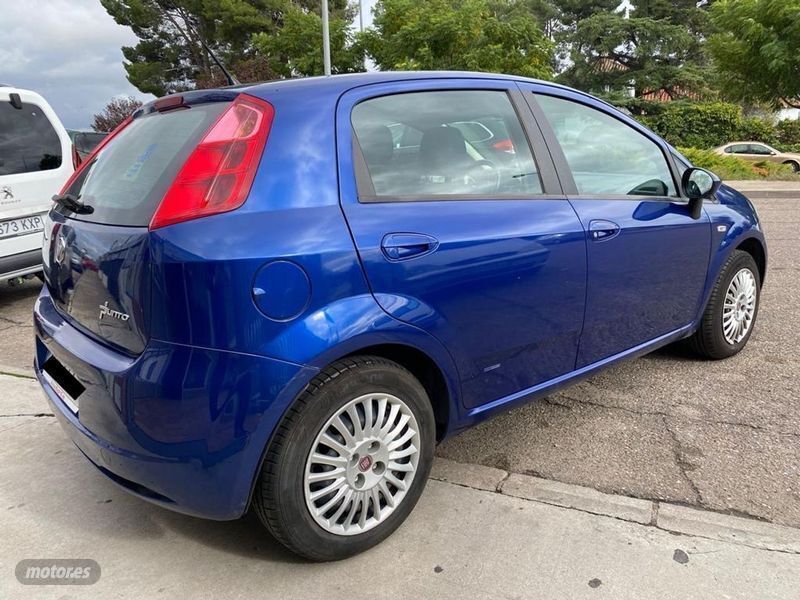 Usado Fiat Punto 75 CV (55 kW) 2009 Azul Utilitario