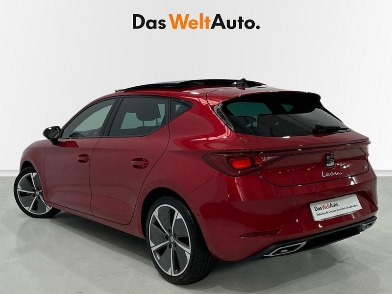 Usado Seat Leon FR 150 CV (110 kW) 2021 Rojo