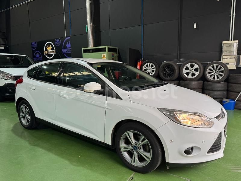Blanco Usado 2014 Ford Focus Berlina | 6500 € (Precio justo) - Imagen 1/4