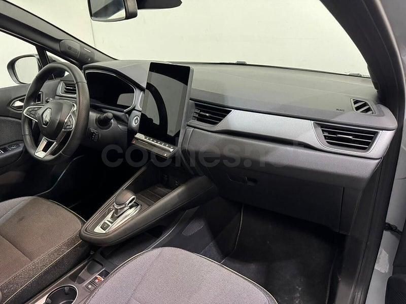 Usado Renault Captur Techno 145 CV (106 kW) 2025 Gris / plata SUV