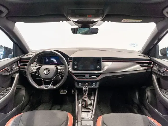 Usado Skoda Scala Monte Carlo 150 CV (110 kW) 2021 Negro Utilitario
