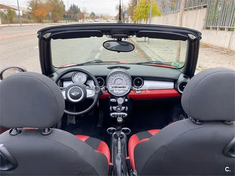 Usado Mini One Cabriolet 98 CV (72 kW) 2011 Rojo Descapotable