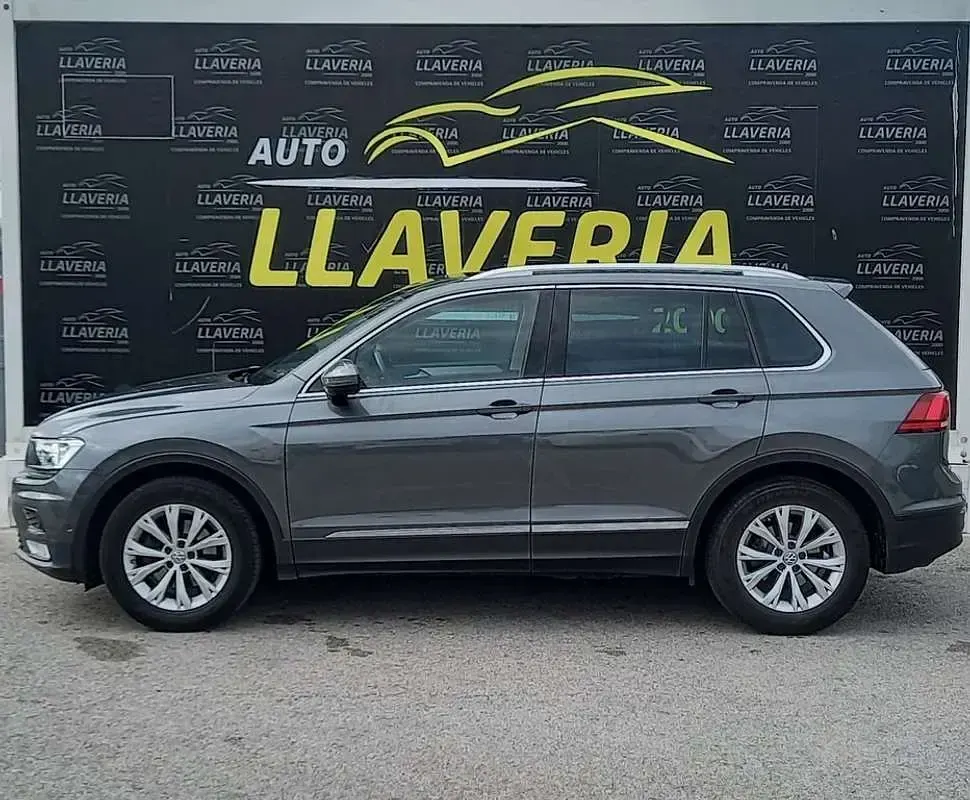 Usado VW Tiguan Sport 150 CV (110 kW) 2017 Gris SUV