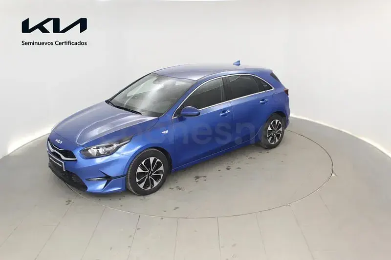 Usado Kia Ceed 100 CV (73 kW) 2025 Azul Utilitario