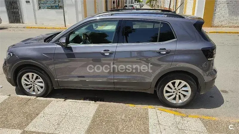 Usado VW T-Cross Advance 95 CV (69 kW) 2022 Gris / plata SUV