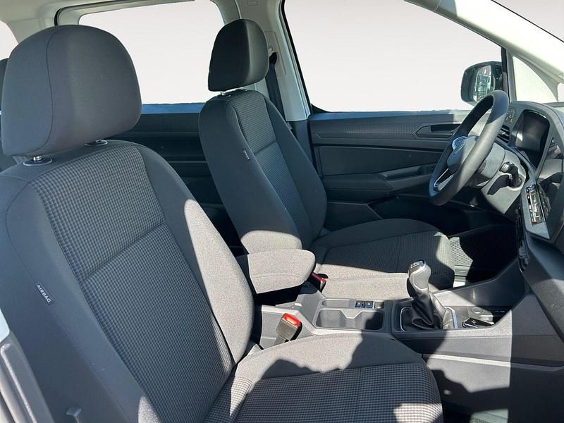 Usado VW Caddy Maxi 102 CV (75 kW) 2025 Blanco Monovolumen