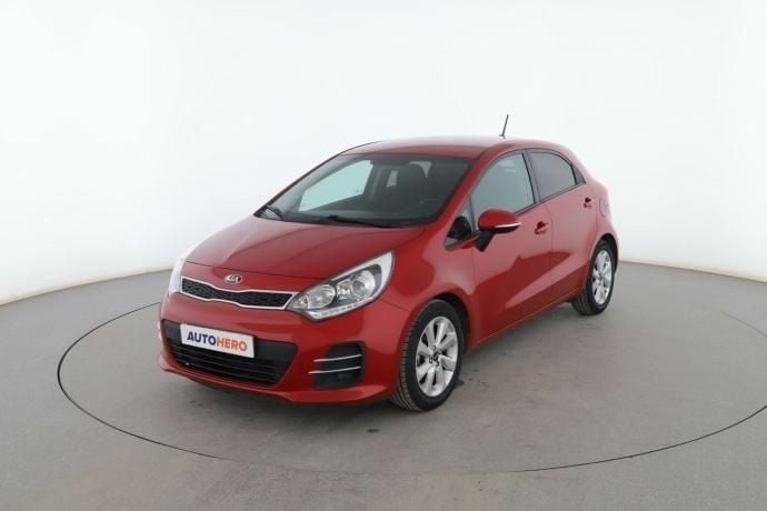 Rojo Usado 2015 Kia Rio Berlina | 8299 € (Precio justo) - Imagen 1/3