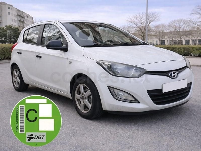 Usado Hyundai i20 85 CV (62 kW) 2013 Blanco Utilitario