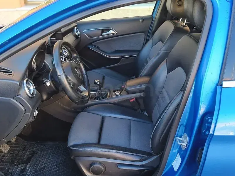 Brugt Mercedes GLA200 AMG line 136 HK (100 kW) 2016 Blå SUV