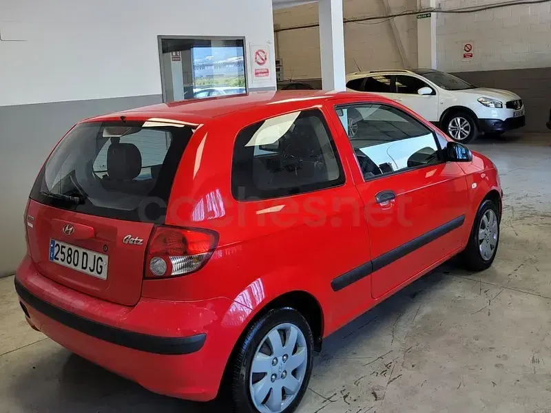 Usado Hyundai Getz 66 CV (48 kW) 2005 Rojo Utilitario