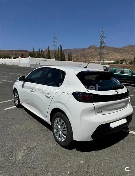 Usado Peugeot 208 Active 100 CV (73 kW) 2022 Blanco Utilitario