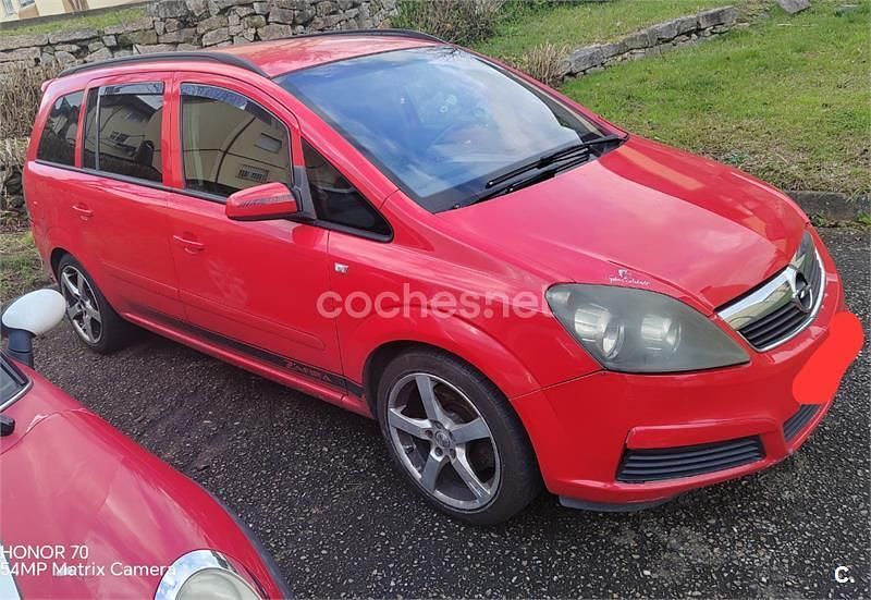 Rojo Usado 2005 Opel Zafira Enjoy Monovolumen | 2400 € (Precio justo) - Imagen 1/4