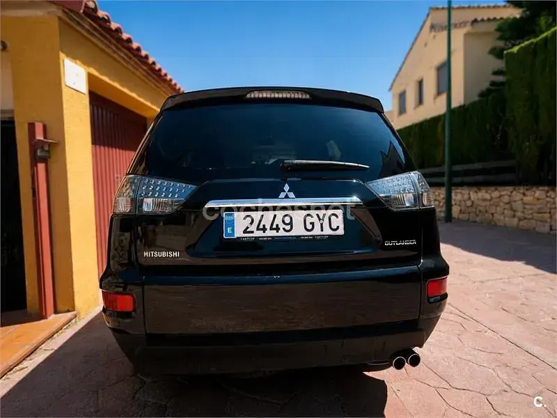 Usado Mitsubishi Outlander 156 CV (114 kW) 2010 Negro SUV