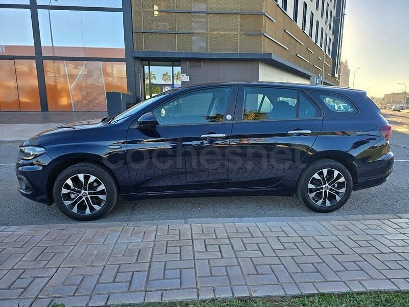 Usado Fiat Tipo Mirror 95 CV (69 kW) 2020 Azul Familiar