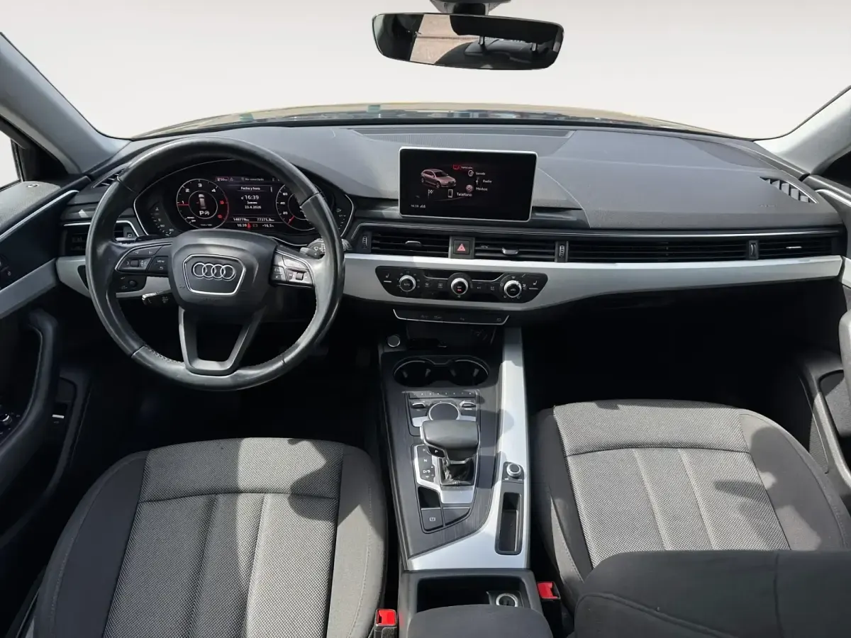 Usado Audi A4 150 CV (110 kW) 2017 Negro Familiar