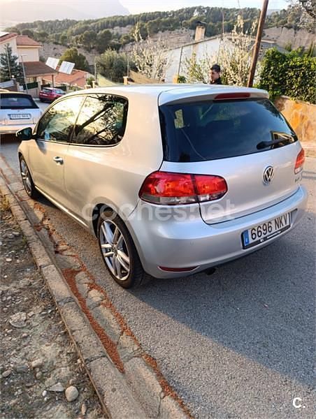 Usado VW Golf VI Advance 105 CV (77 kW) 2011 Gris / plata Utilitario