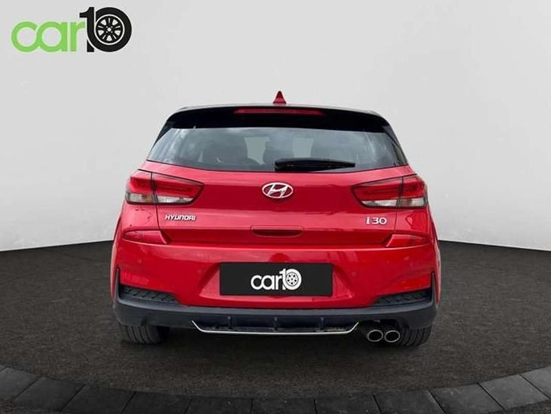 Usado Hyundai i30 N Line 120 CV (88 kW) 2019 Rojo Utilitario