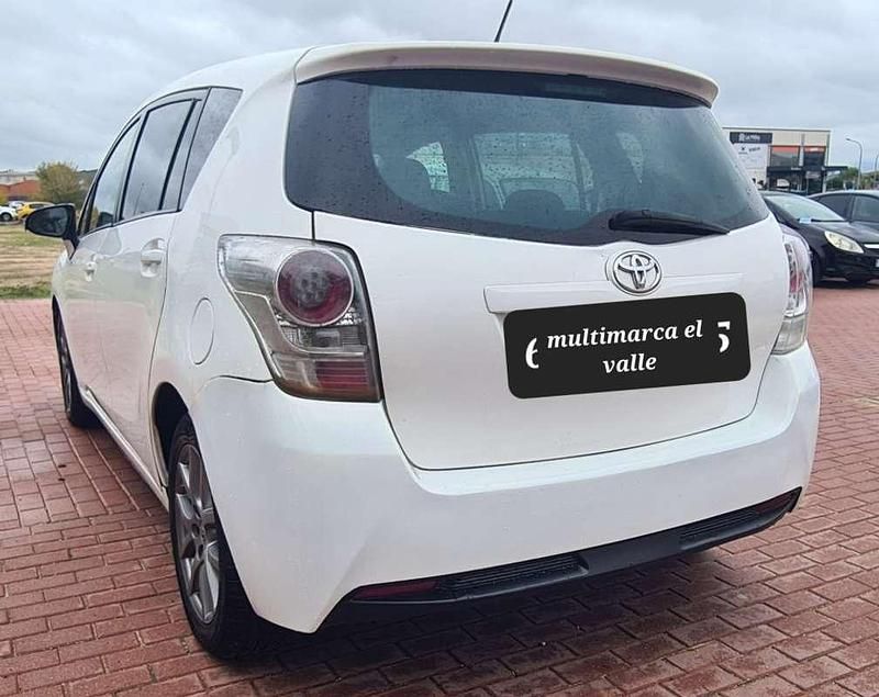 Usado Toyota Verso Advance 111 CV (81 kW) 2014 Blanco Monovolumen