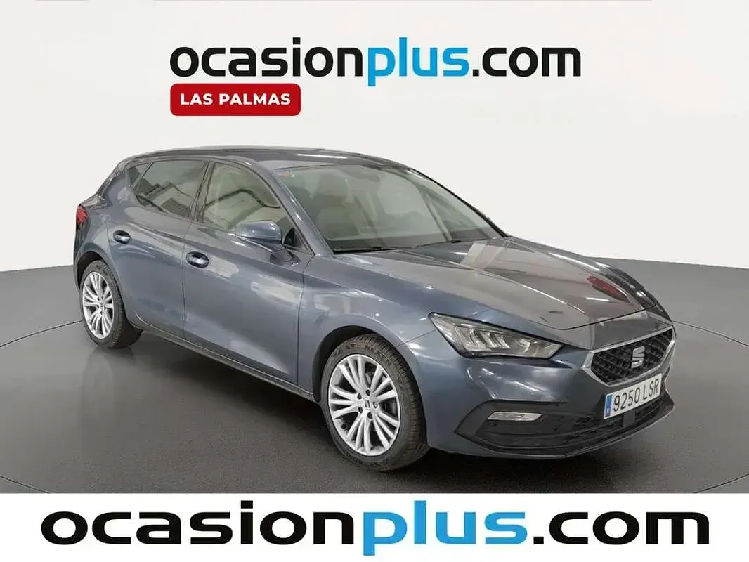 Usado Seat Leon Style 110 CV (80 kW) 2021 Gris Utilitario