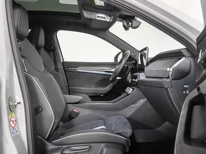 Usado Skoda Kodiaq SportLine 204 CV (150 kW) 2025 Gris SUV