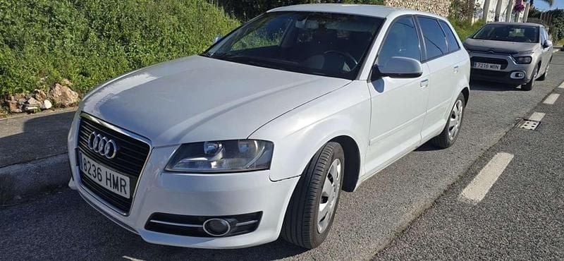Usado Audi A3 Sportback Ambition 105 CV (77 kW) 2012 Blanco Utilitario