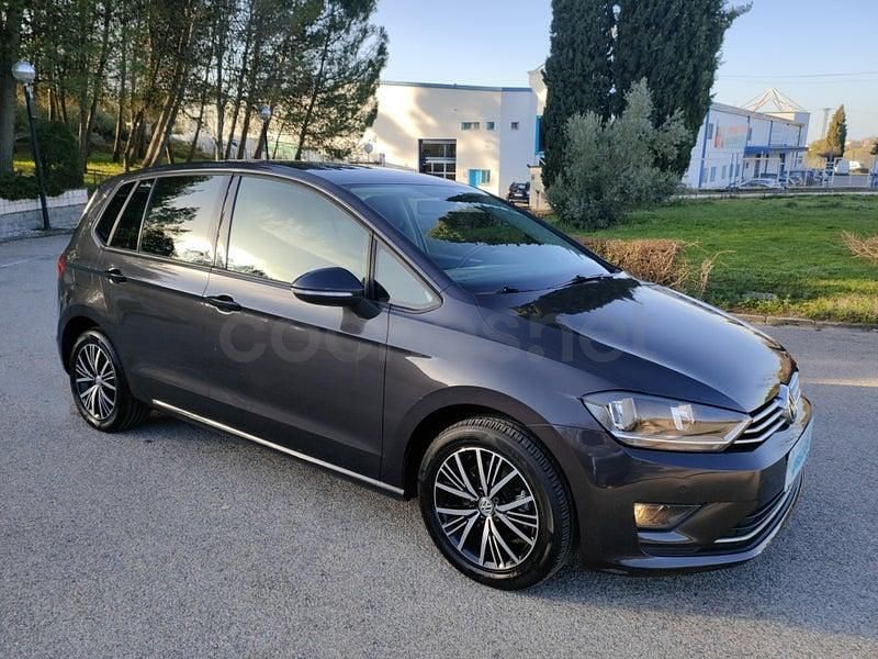 Usado VW Golf Sportsvan Sportline 150 CV (110 kW) 2016 Burdeos Monovolumen
