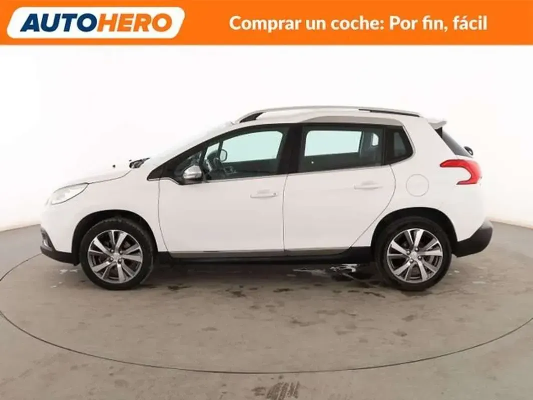 Usado Peugeot 2008 Allure 120 CV (88 kW) 2015 Blanco SUV